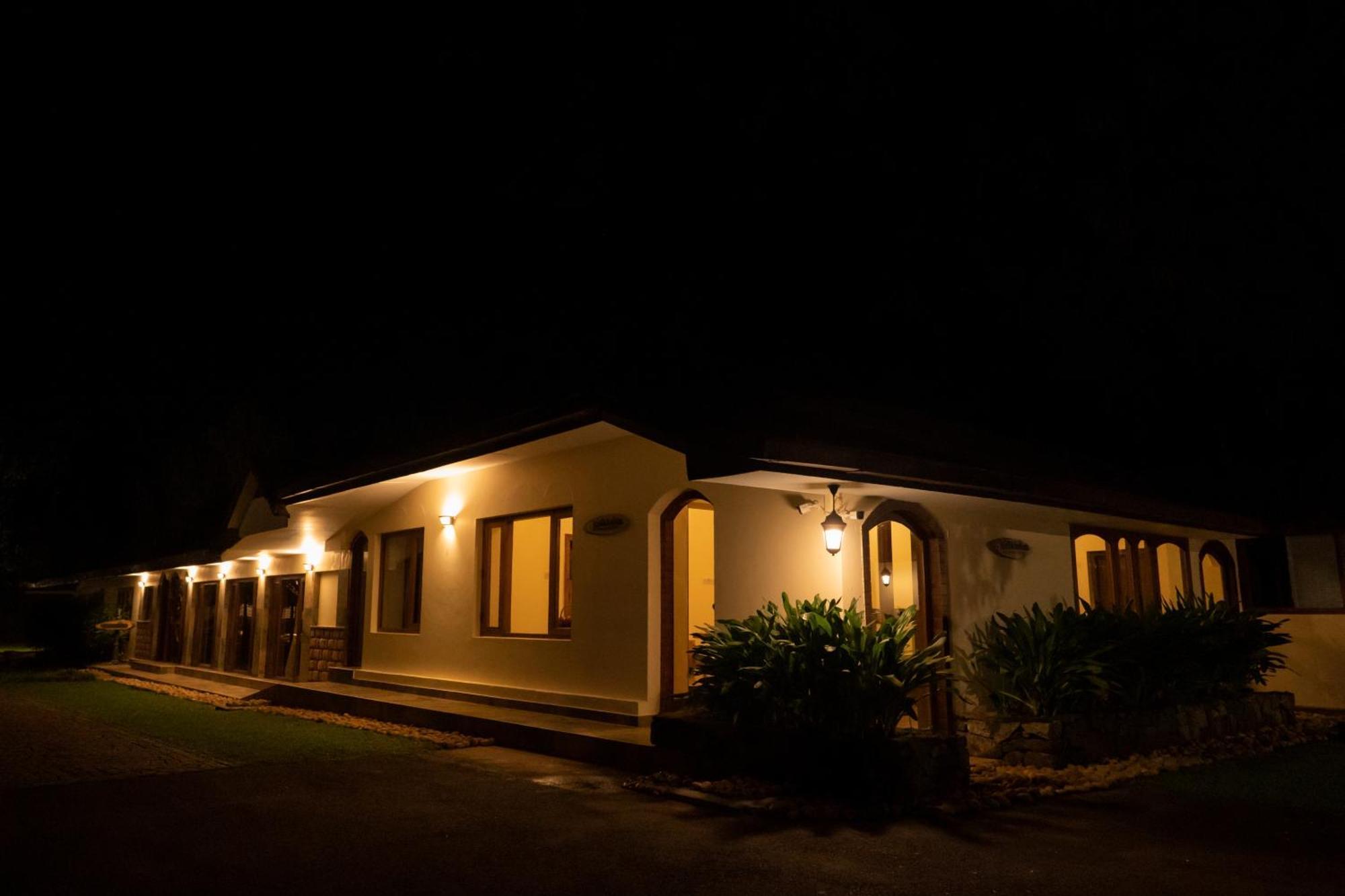 Carmelia Haven Resort Thekkady Buitenkant foto